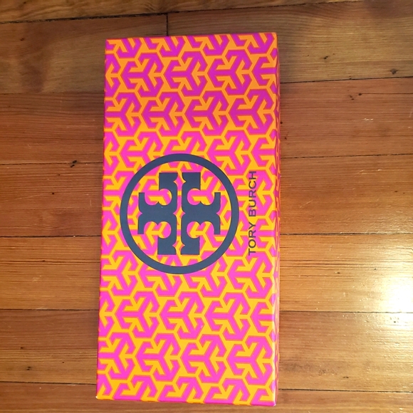 Tory Burch nude flats - Picture 3 of 3